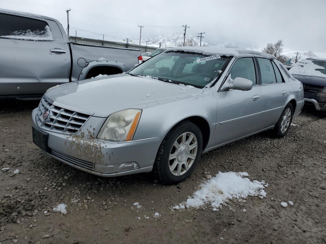 2010 Cadillac DTS - Image 1
