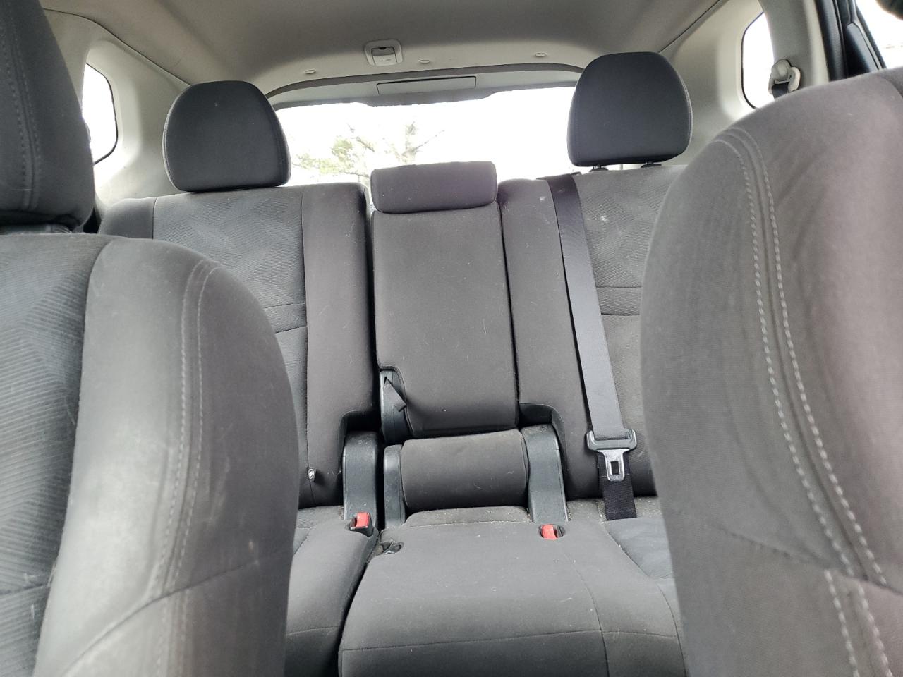 2016 Nissan Rogue - Image 10