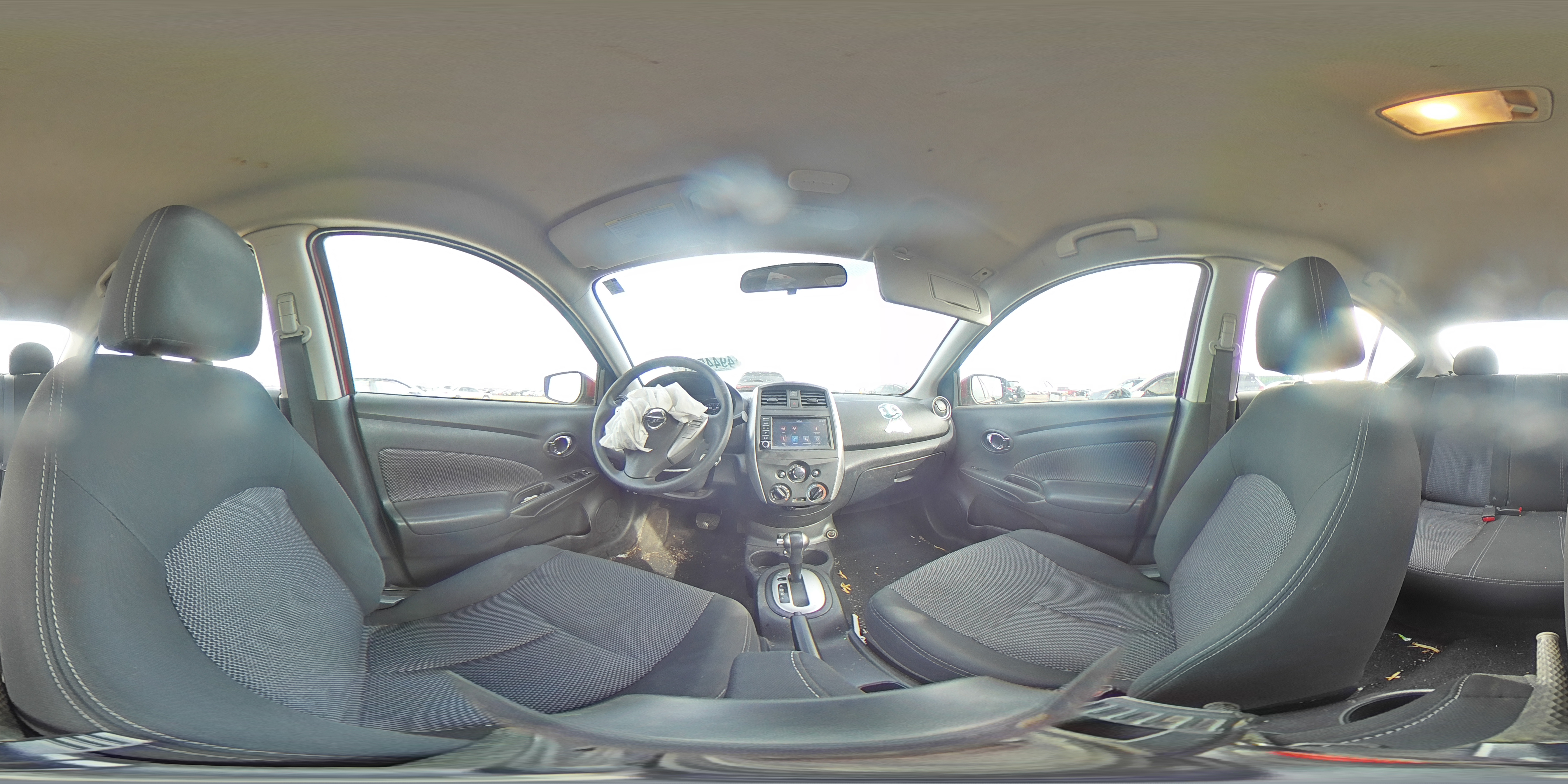 2019 Nissan Versa - Image 12