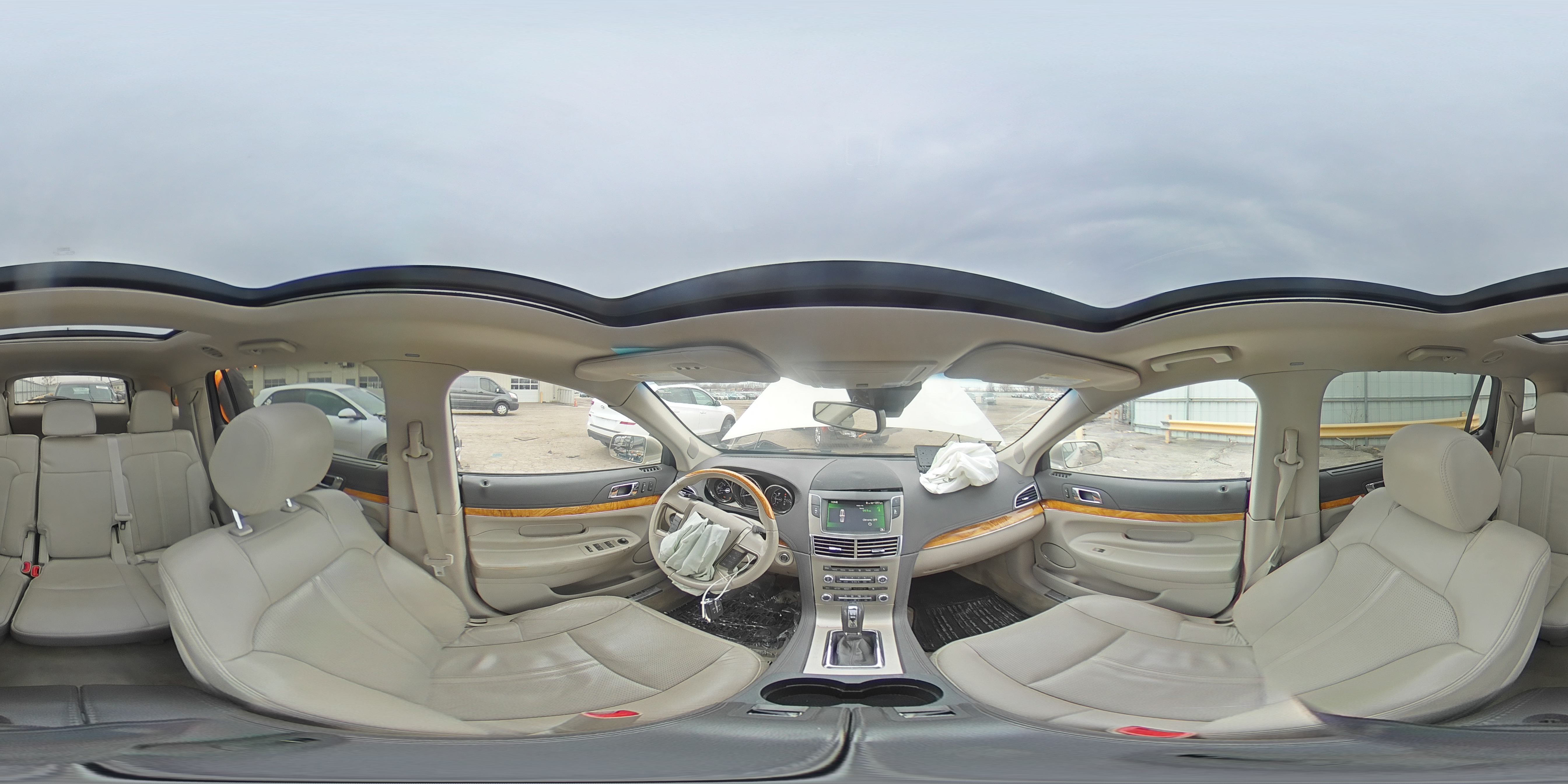2011 Lincoln Mkt VIN: 2LMHJ5ATXBBJ52360 Lot: 50949275