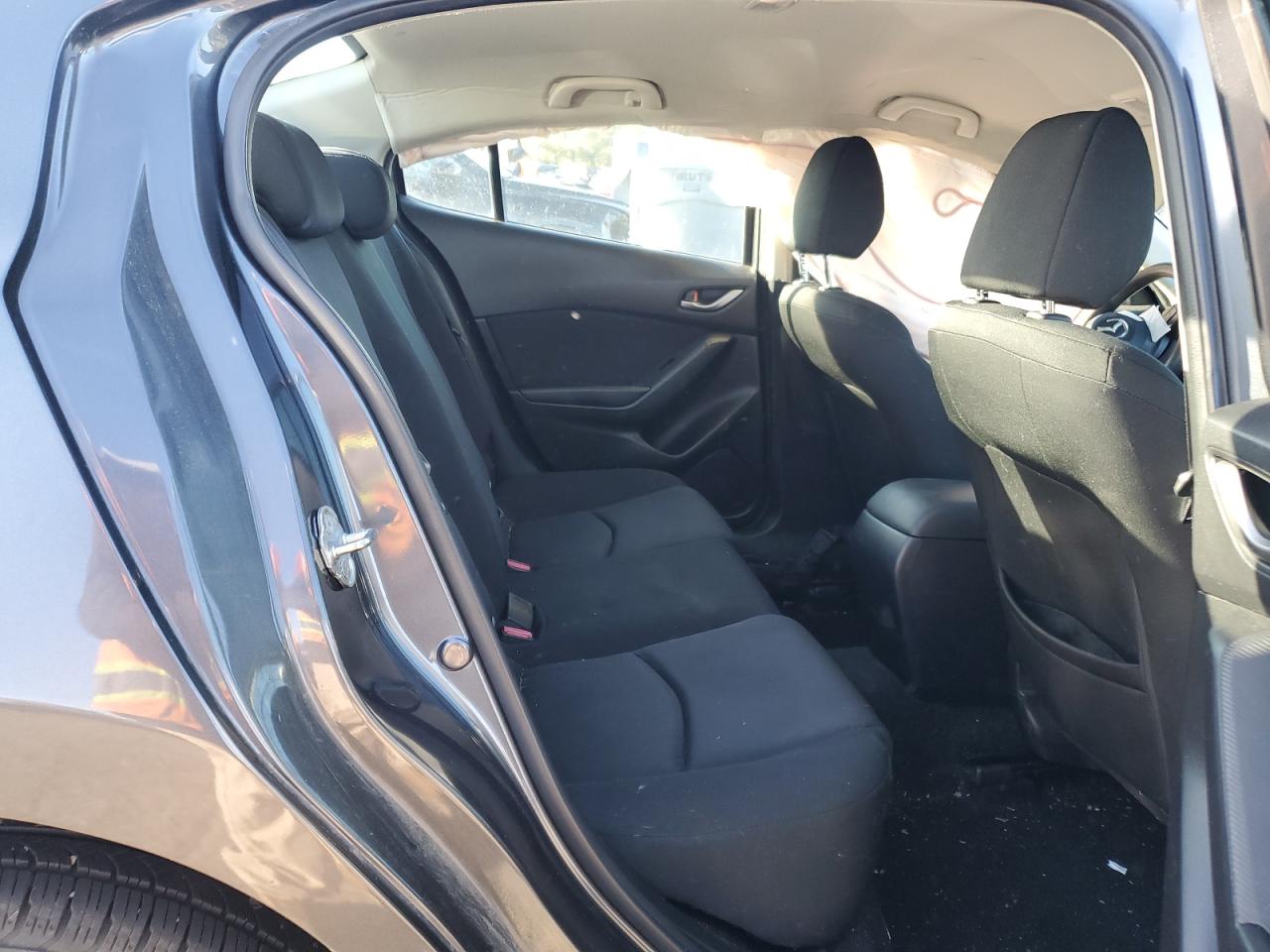 2015 Mazda 3 - Image 10