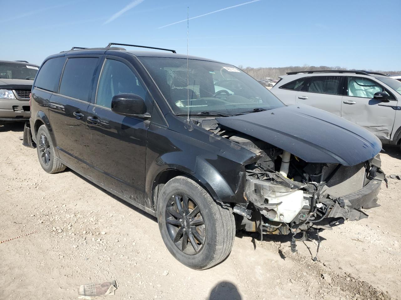 2019 Dodge Caravan - Image 4