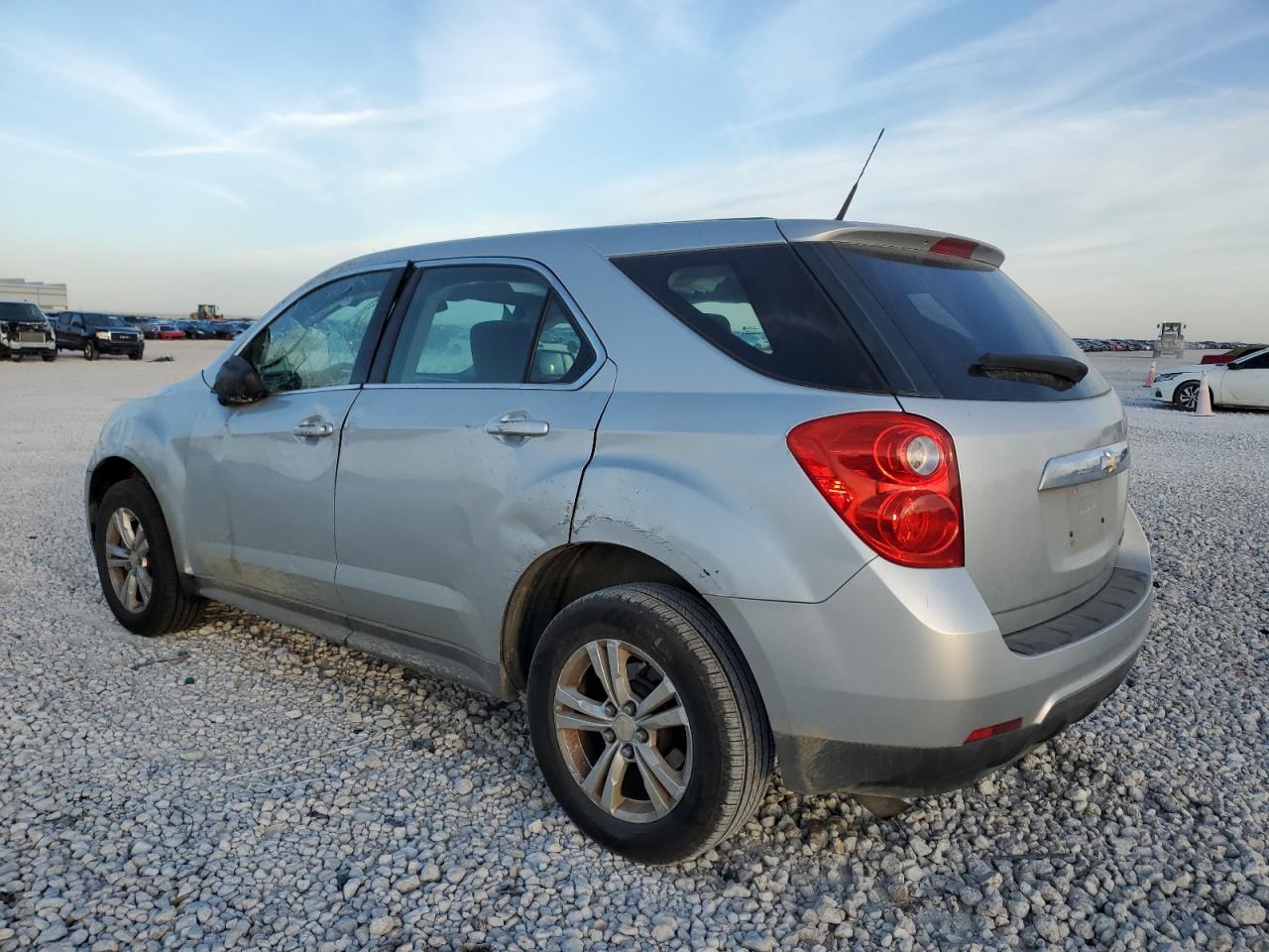 2011 Chevrolet Equinox - Image 2