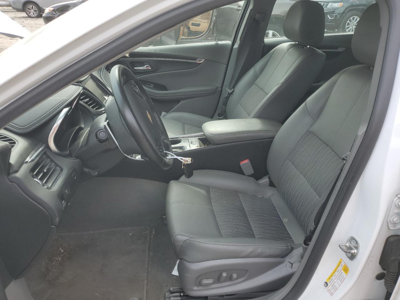 1G1105S32JU118661 CHEVROLET IMPALA 2018