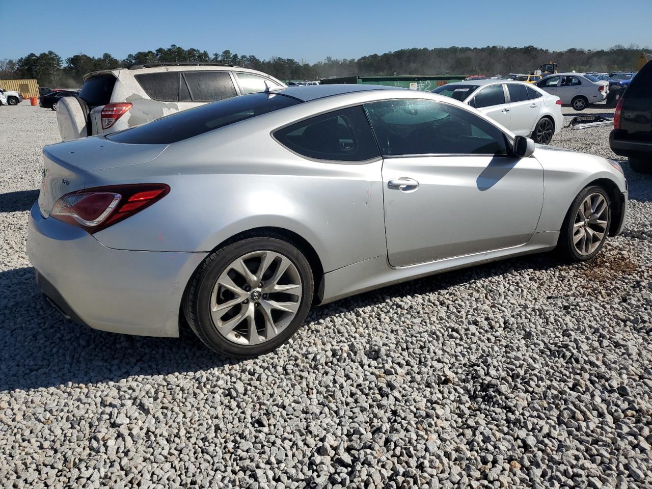 2013 Hyundai Genesis - Image 3