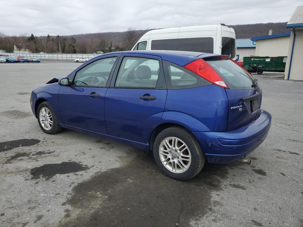 2005 Ford Focus - Image 2