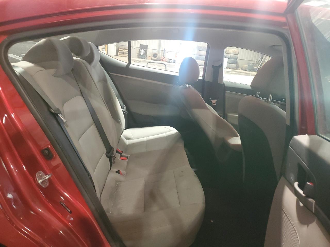 2017 Hyundai Elantra - Image 10