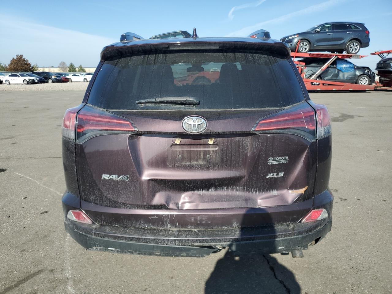 2018 Toyota RAV 4 - Image 6
