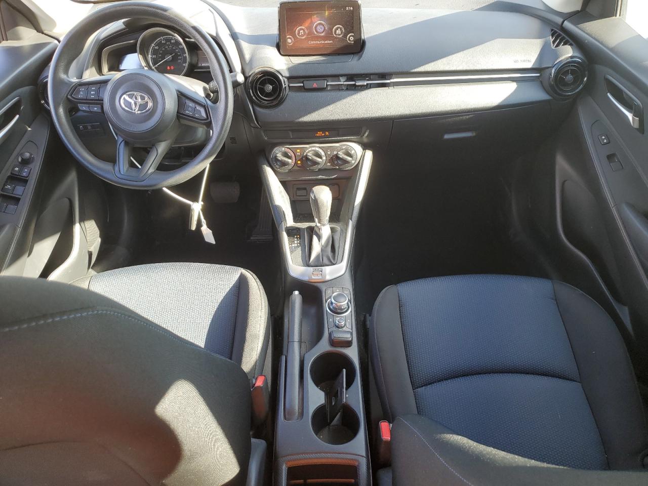2019 Toyota Yaris - Image 8