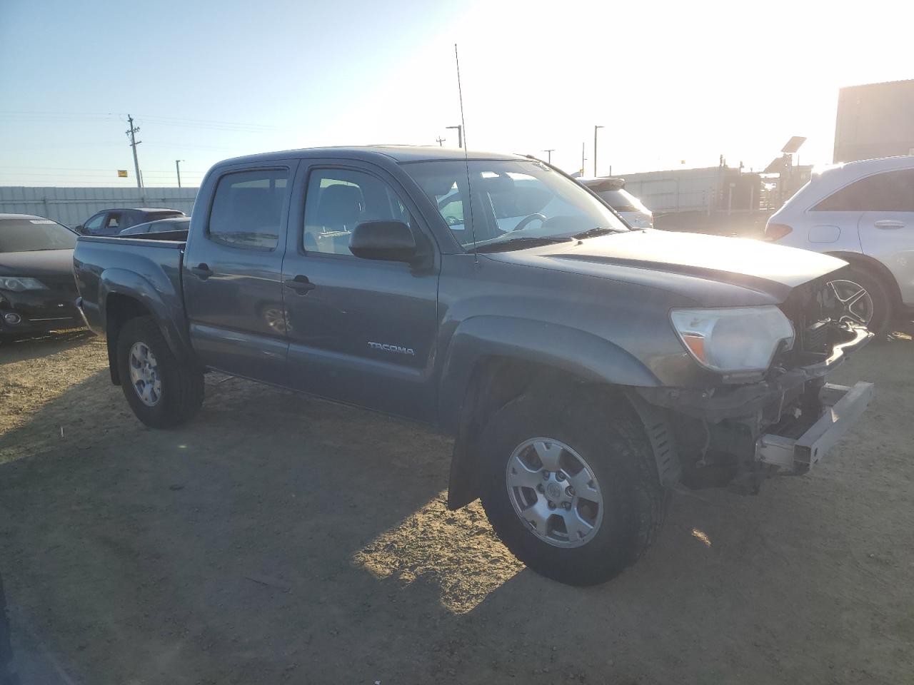 2013 Toyota Tacoma - Image 4