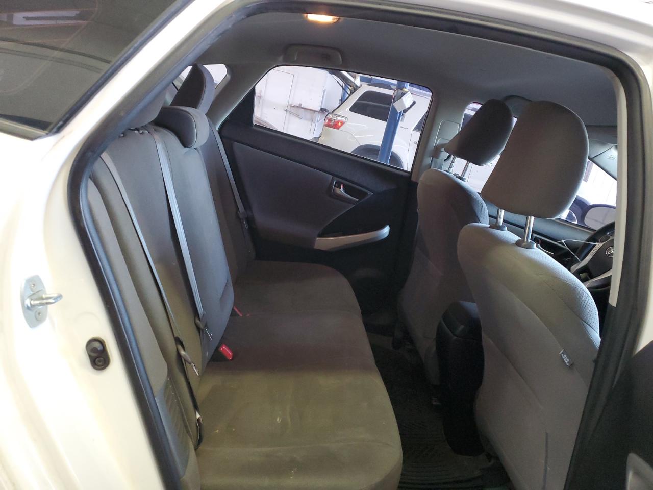 2013 Toyota Prius - Image 10