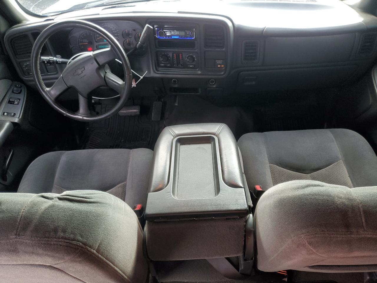 2003 Chevrolet Silverado - Image 8