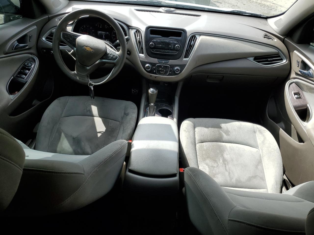 2017 Chevrolet Malibu - Image 8