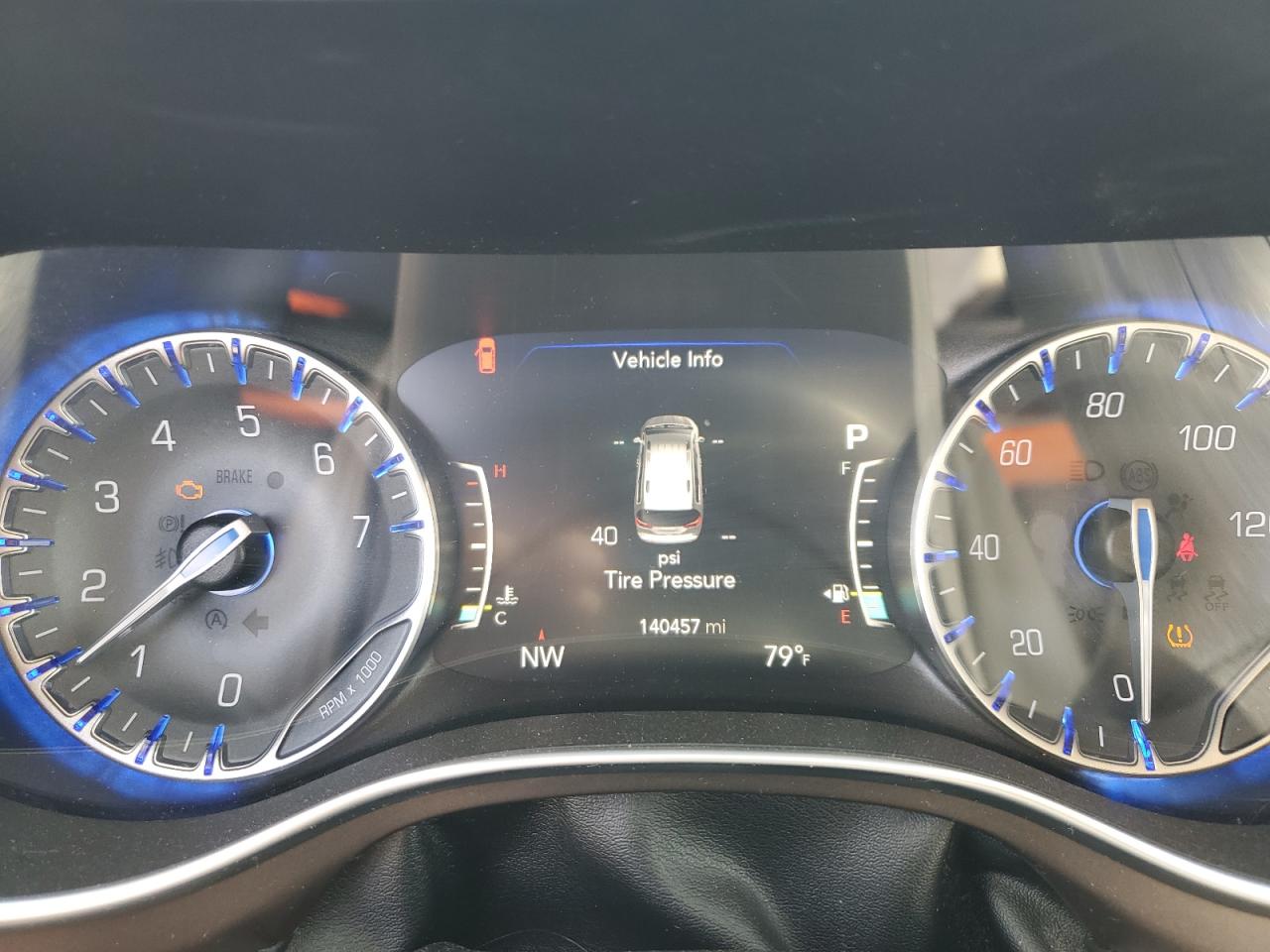 2018 Chrysler Pacifica - Image 9