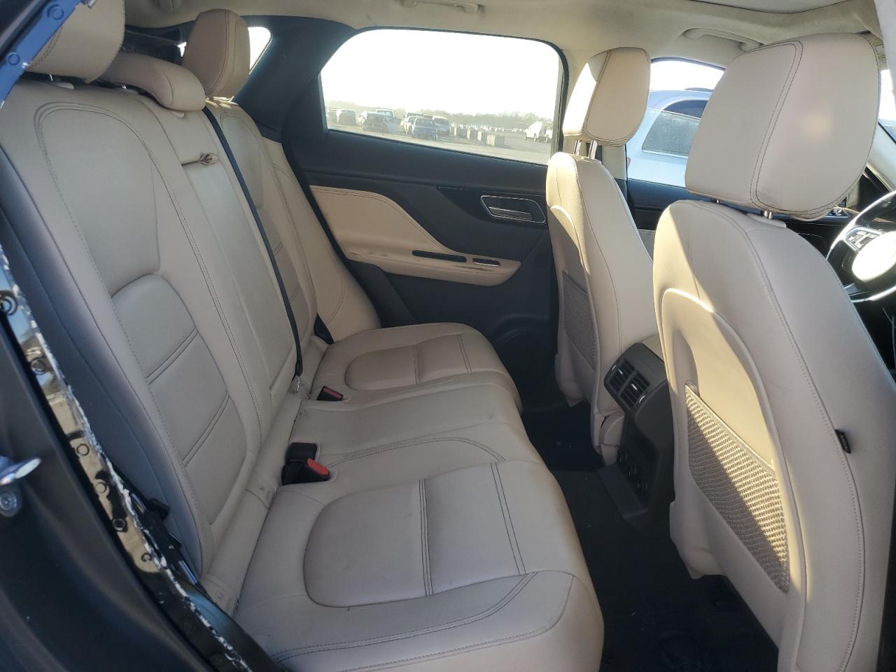 2019 Jaguar F-Pace - Image 11