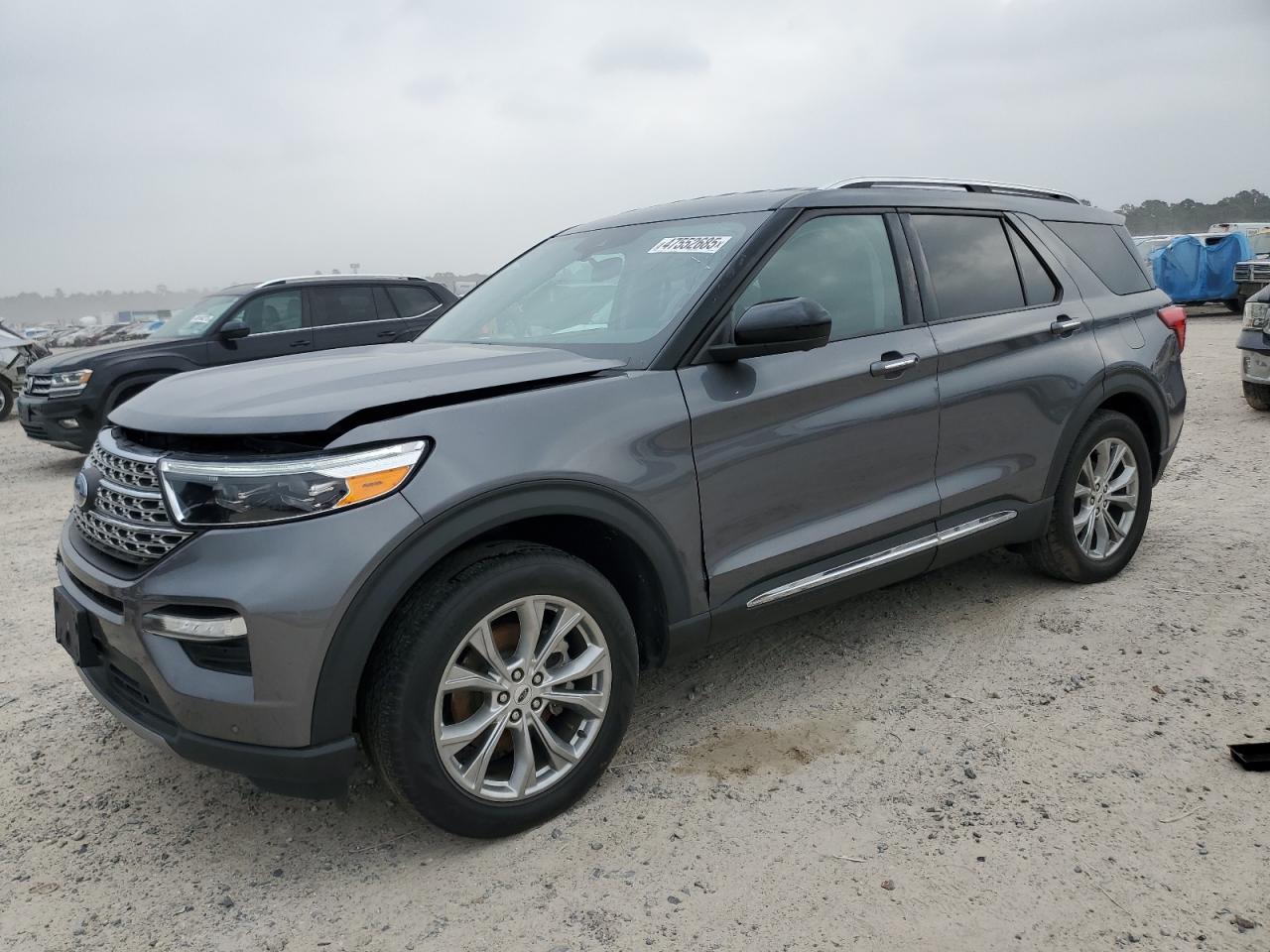 2022 Ford Explorer - Image 1