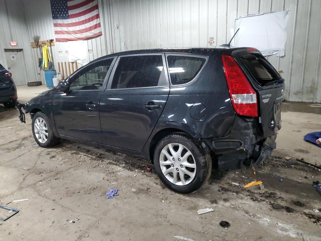 2009 Hyundai Elantra - Image 2