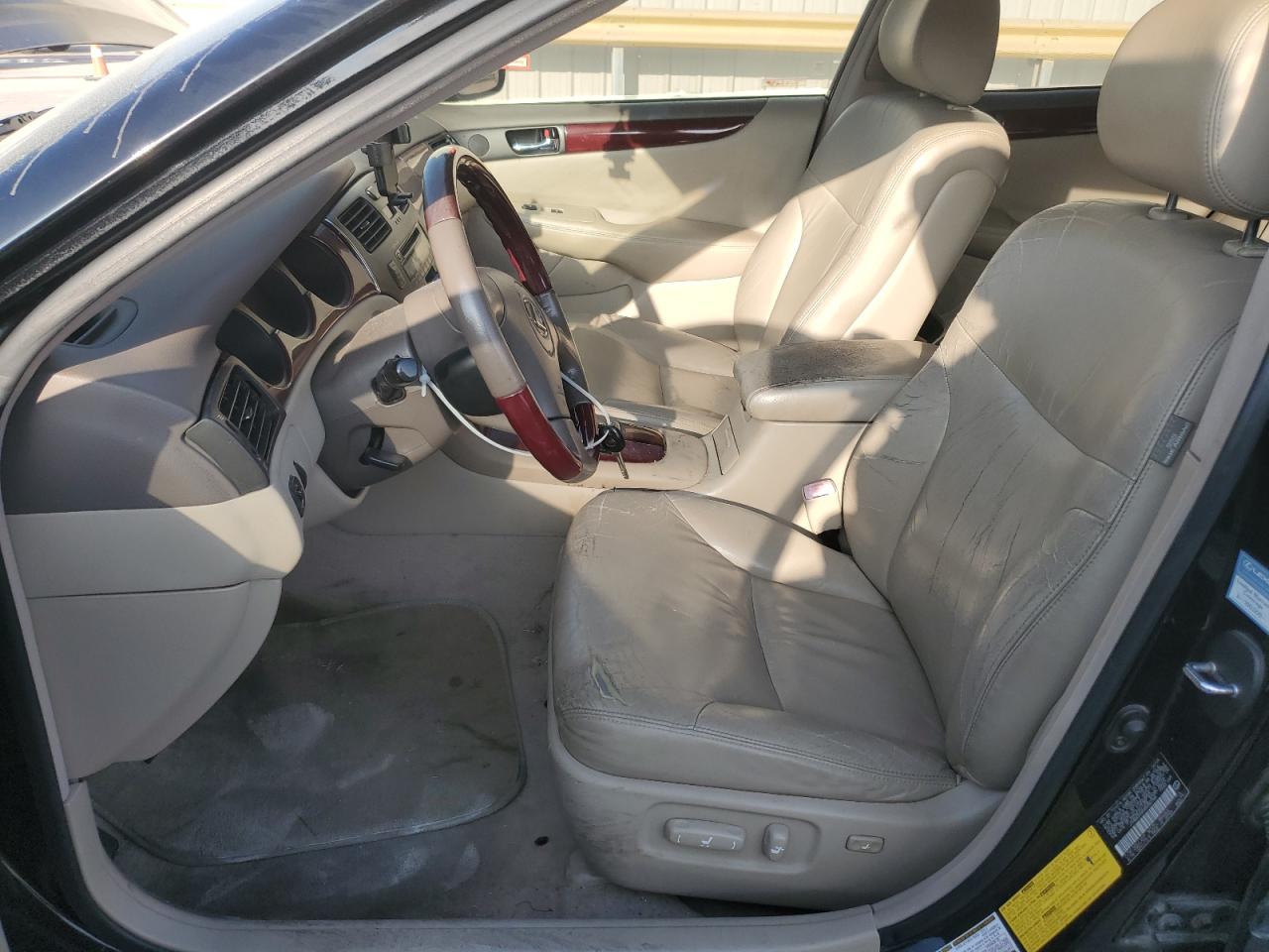 2004 Lexus ES - Image 7