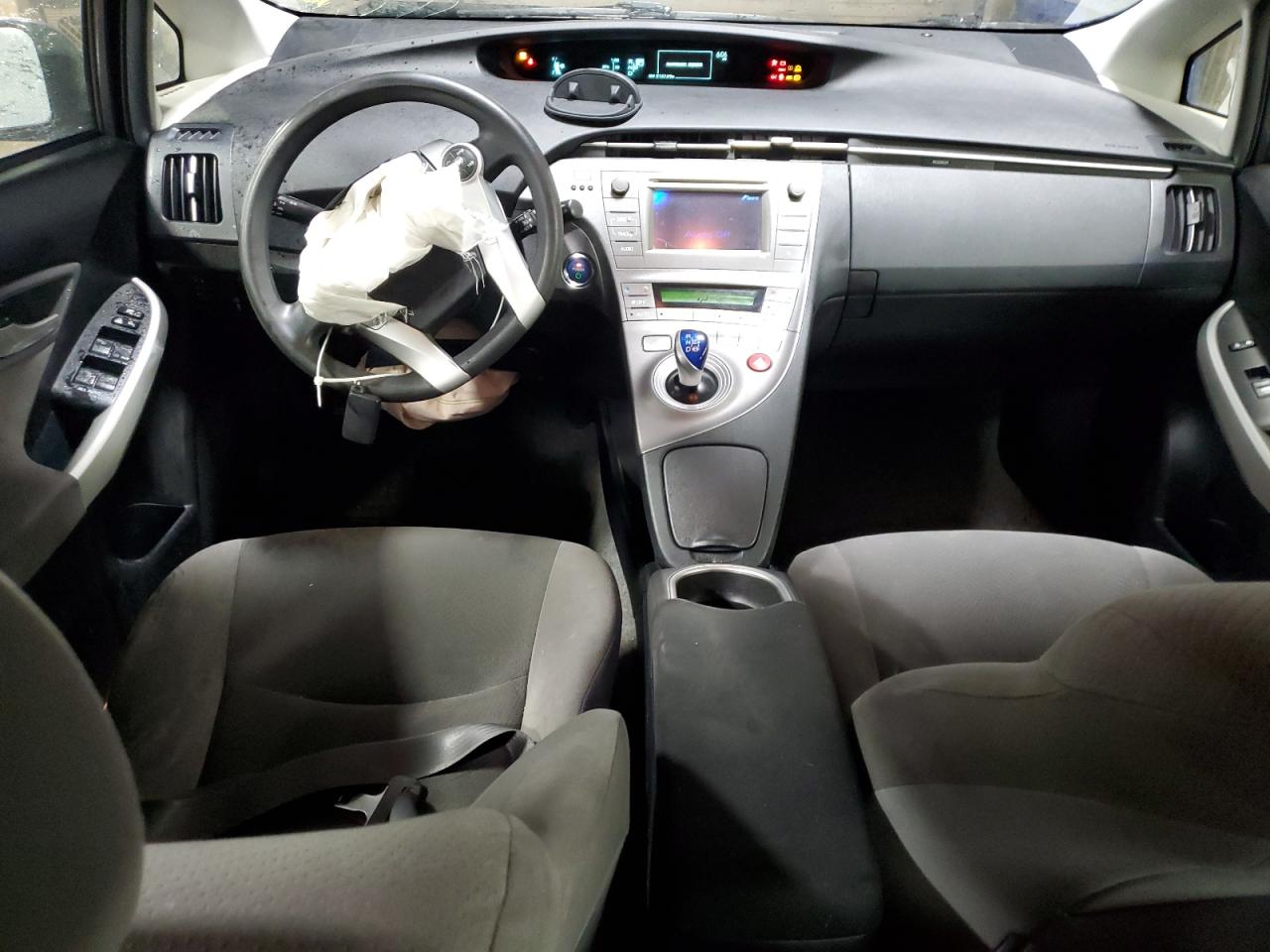 2013 Toyota Prius - Image 8