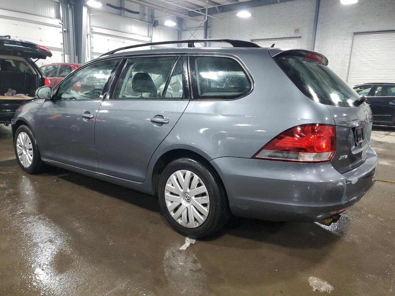2010 Volkswagen Jetta - Image 2