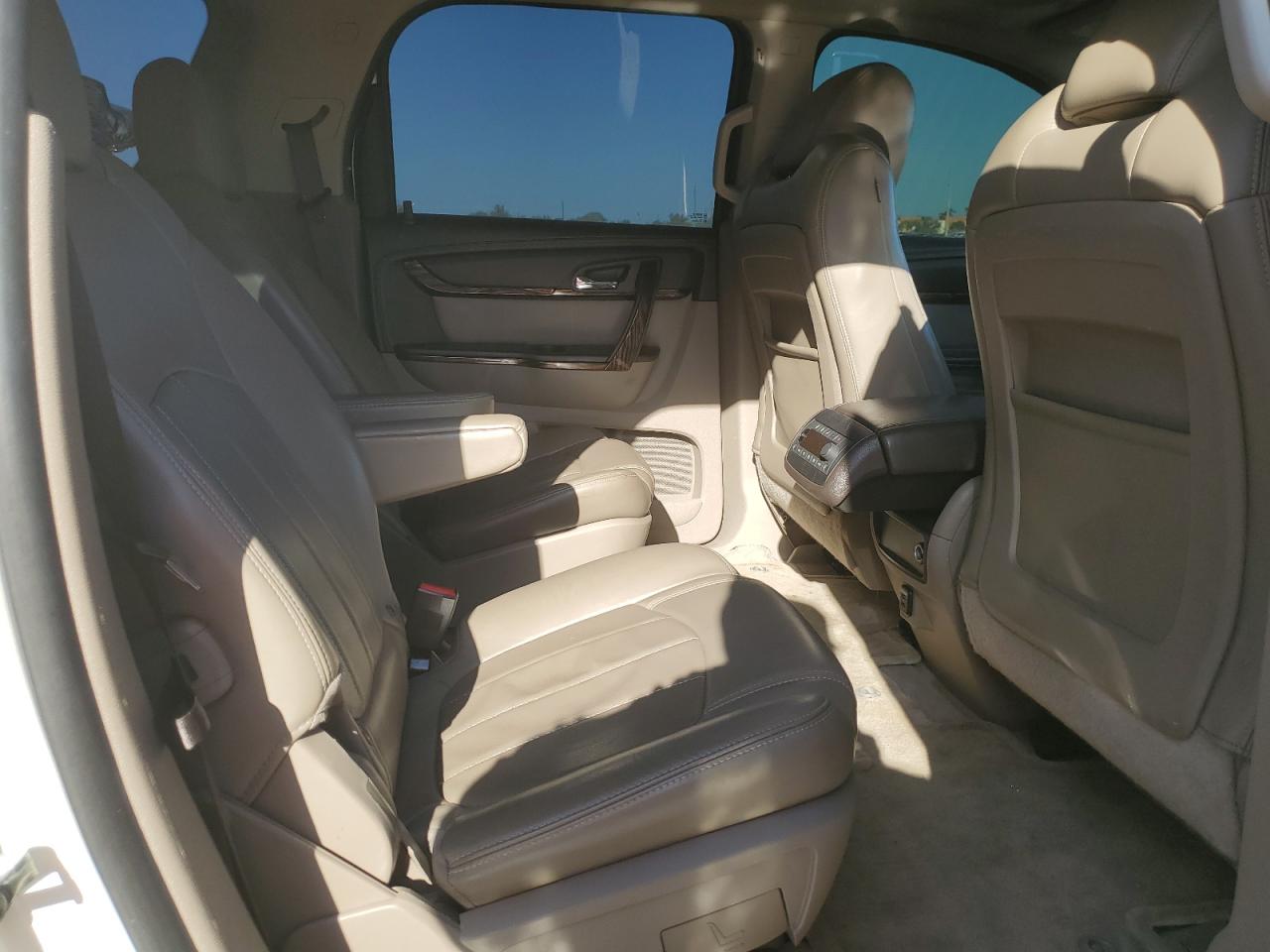 2014 GMC Acadia - Image 11