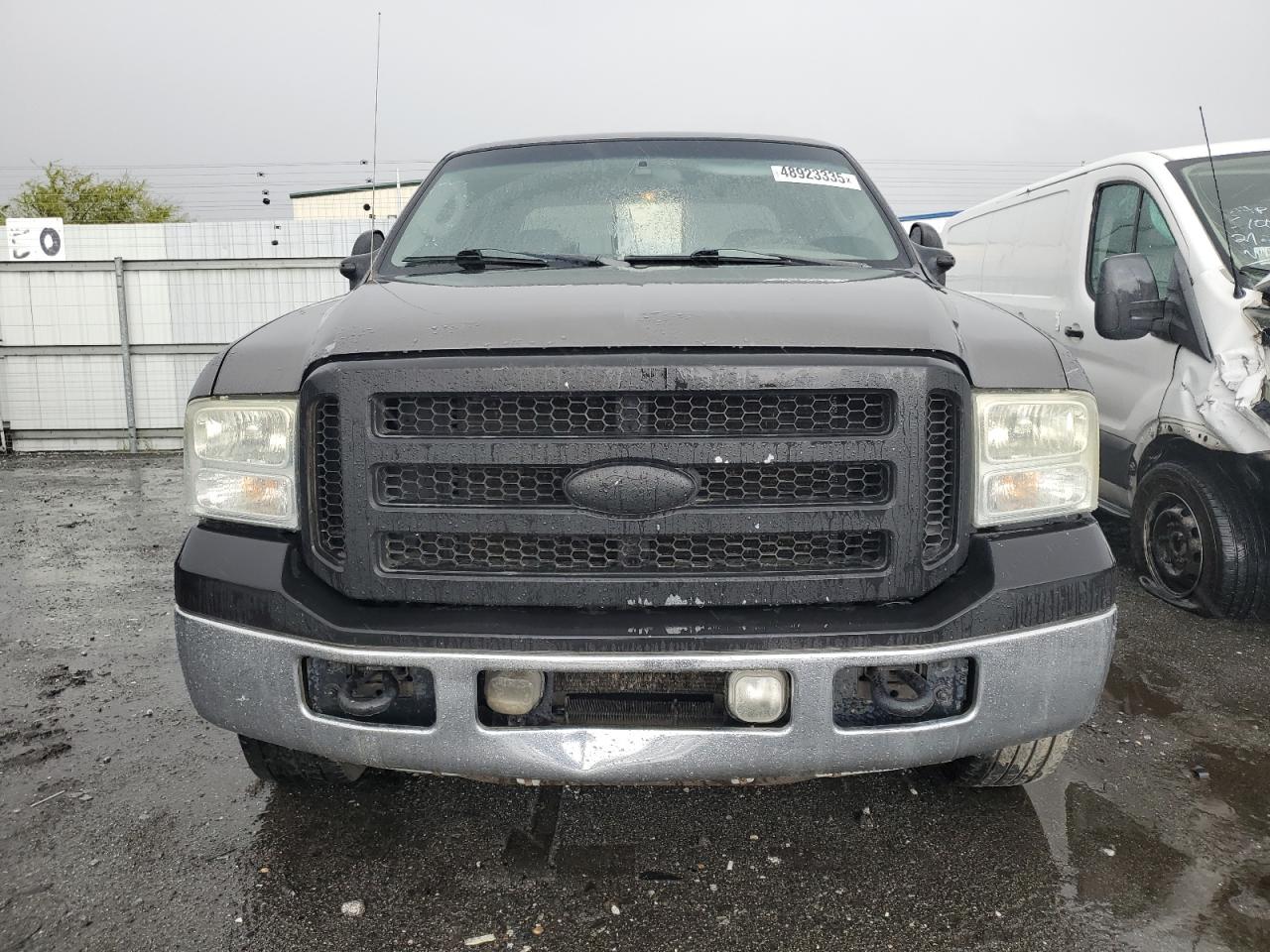 2005 Ford F350 - Image 5