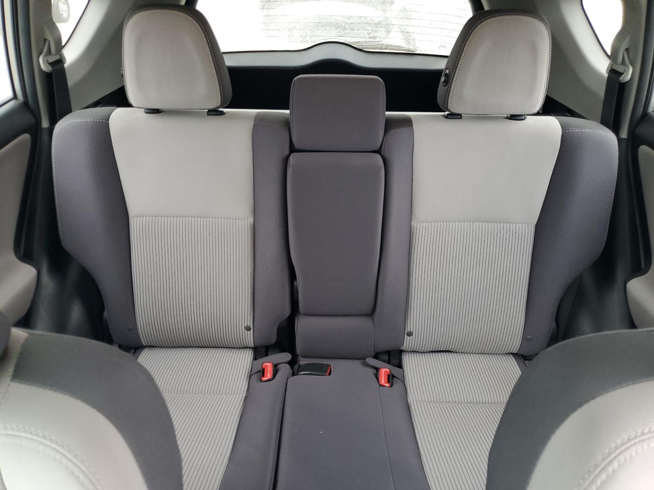 2015 Toyota RAV 4 - Image 10