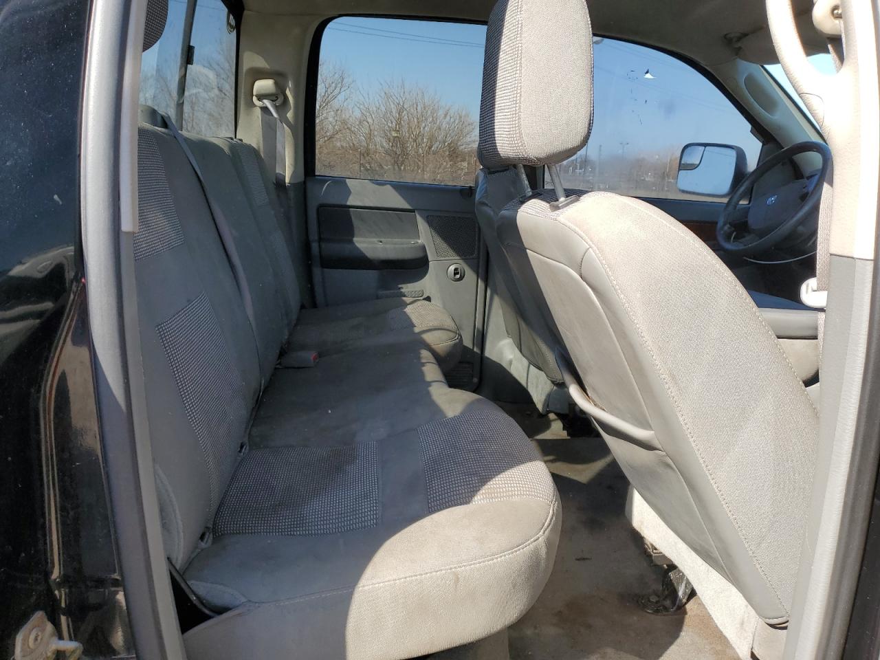 2006 Dodge RAM - Image 10