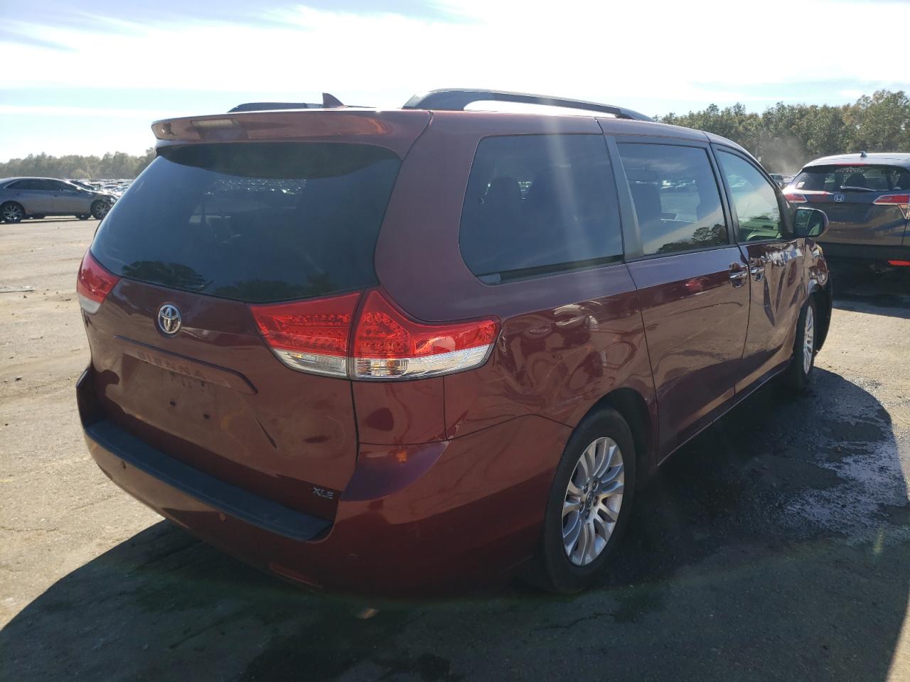 2013 Toyota Sienna - Image 3