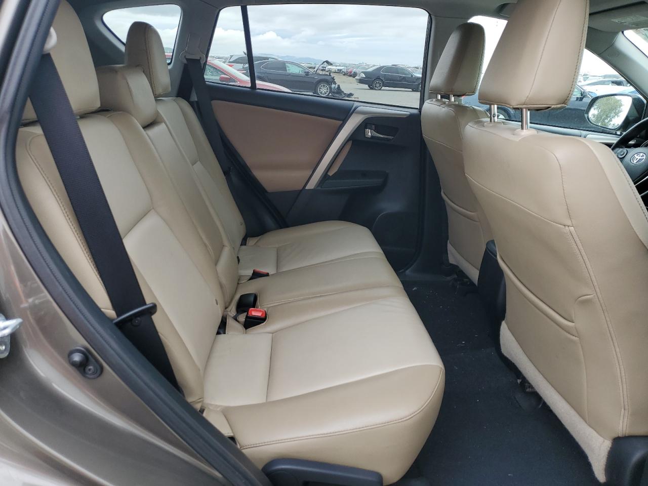 2014 Toyota RAV 4 - Image 10