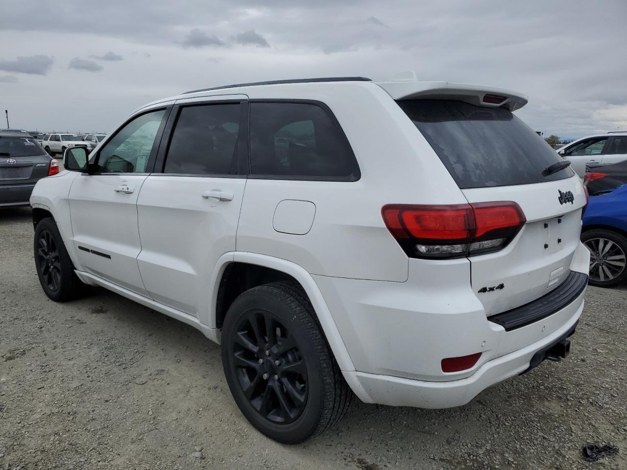 2017 Jeep Grand Cherokee - Image 2
