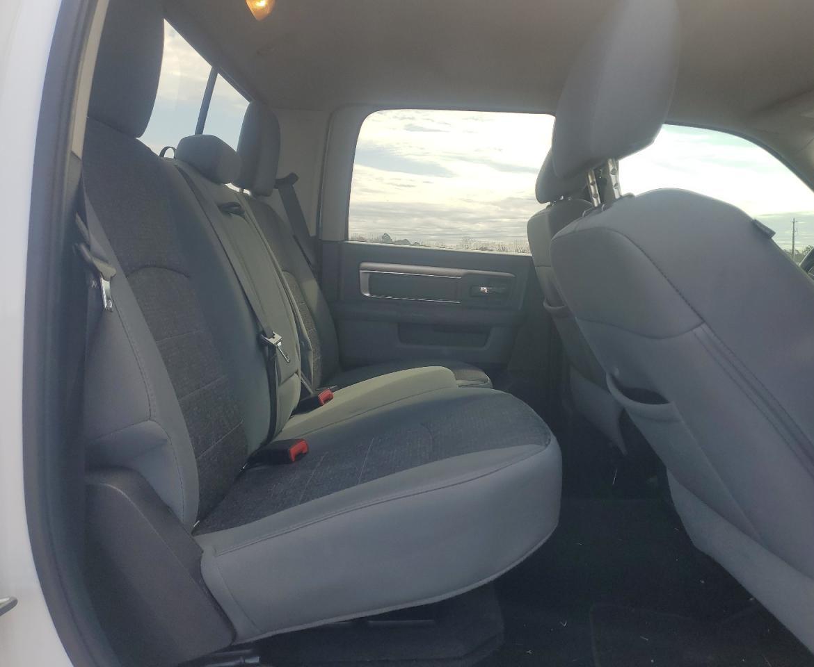 2015 RAM 1500 - Image 10