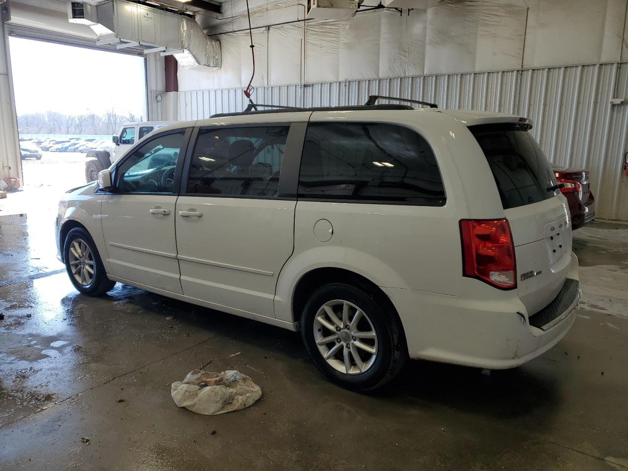 2014 Dodge Caravan - Image 2
