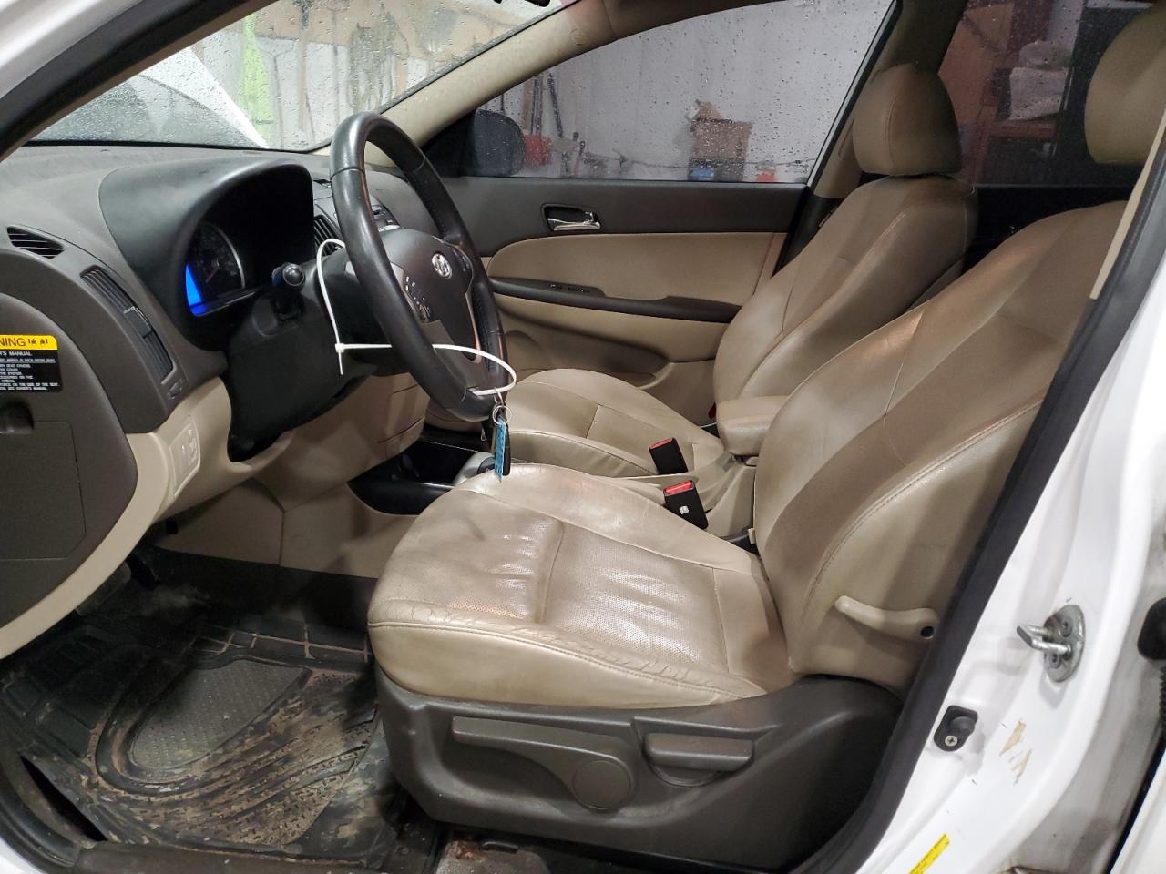 2012 Hyundai Elantra - Image 7