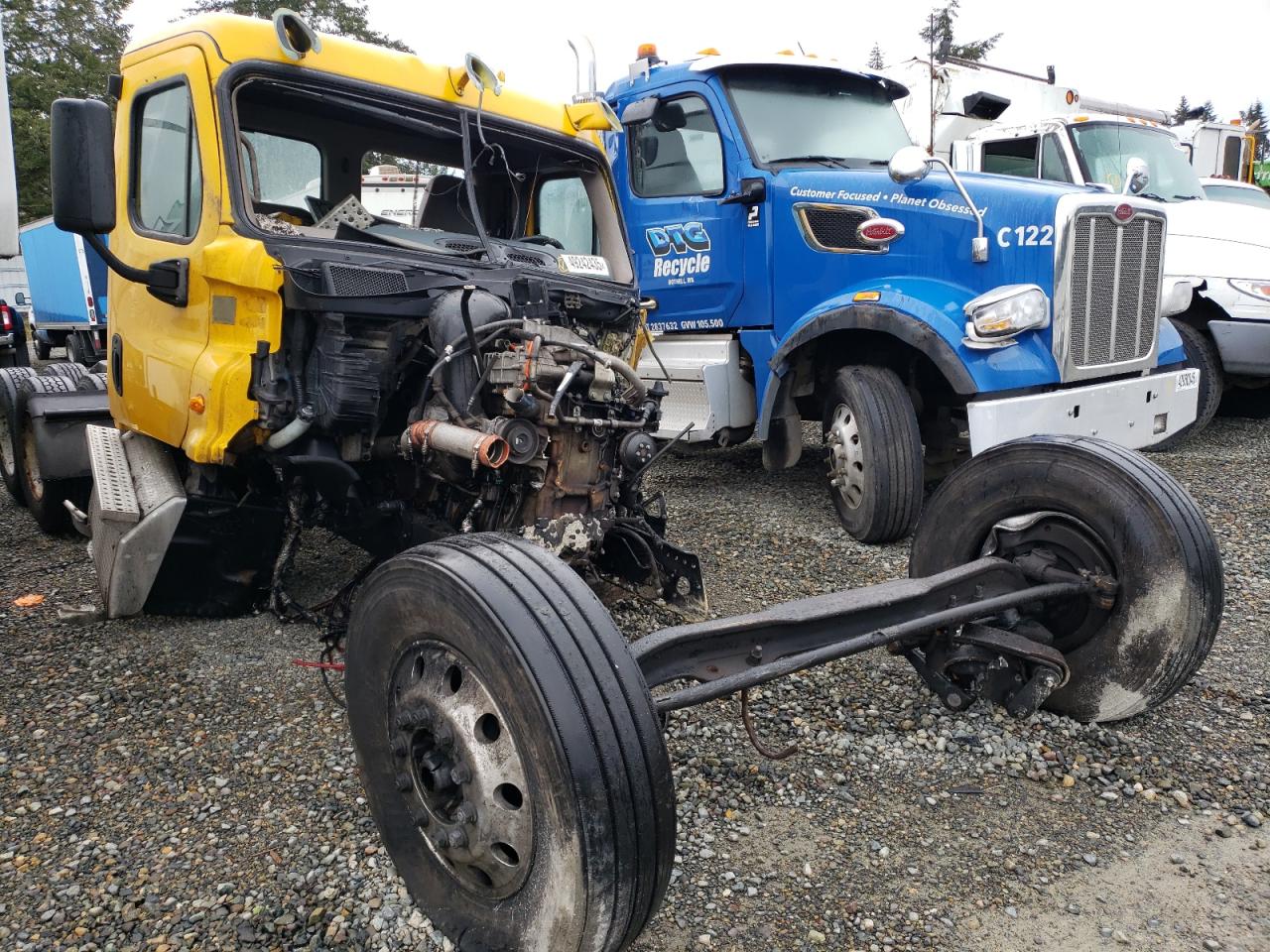 2016 Freightliner Cascadia Semi Truck for Sale in Graham, WA - All Over