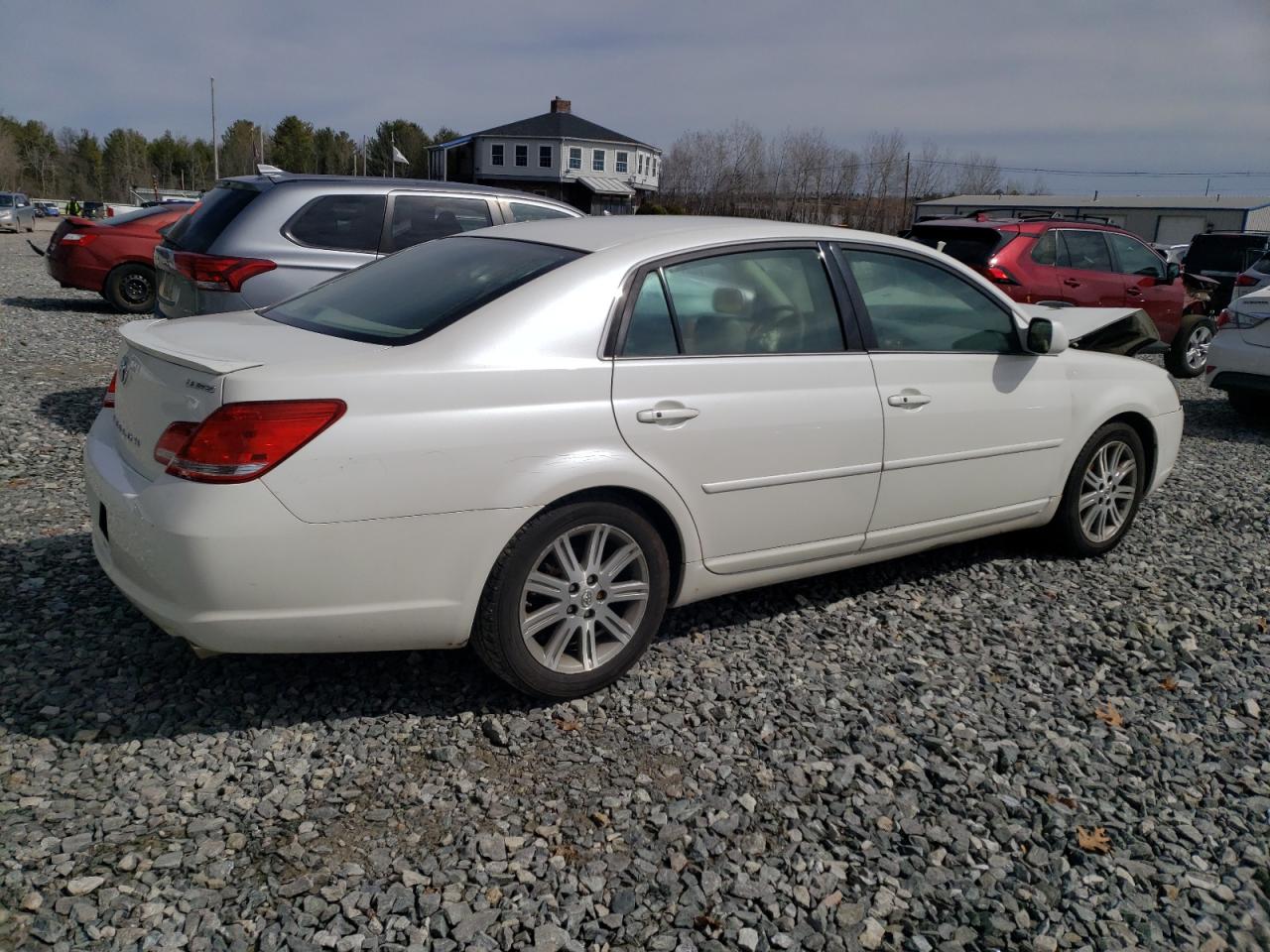 2007 Toyota Avalon - Image 3