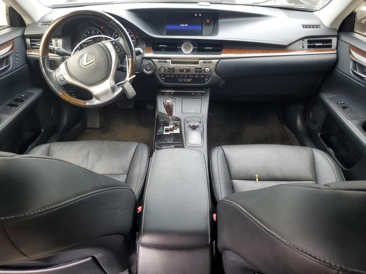 2015 Lexus ES - Image 8