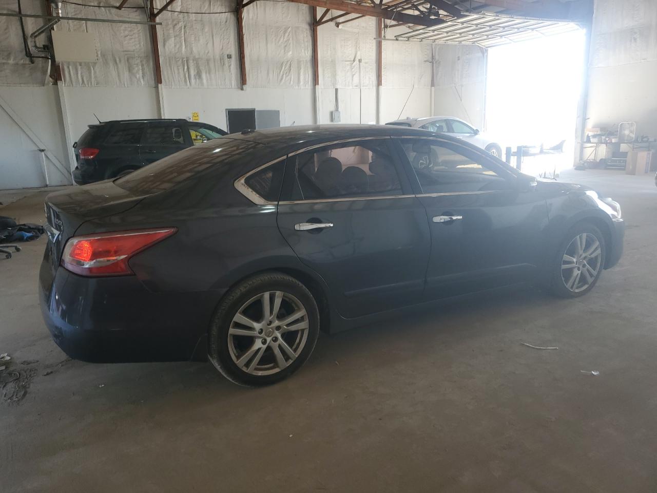 2013 Nissan Altima - Image 3