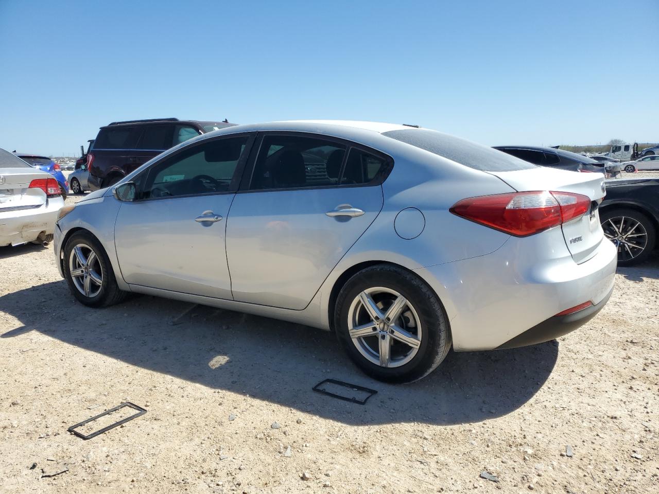 2016 Kia Forte - Image 2