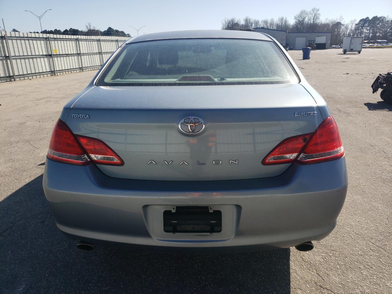2007 Toyota Avalon - Image 6