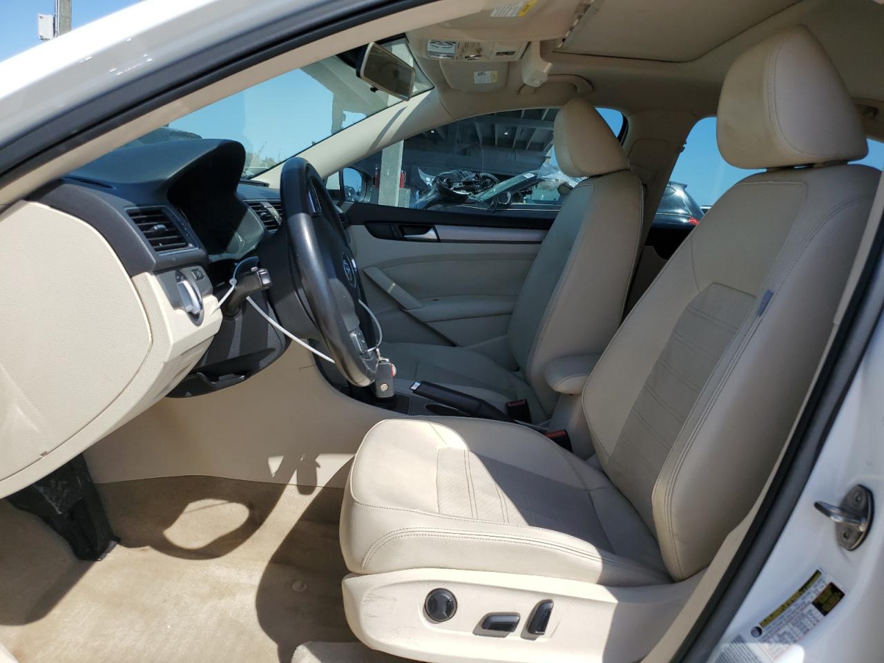 2015 Volkswagen Passat - Image 7