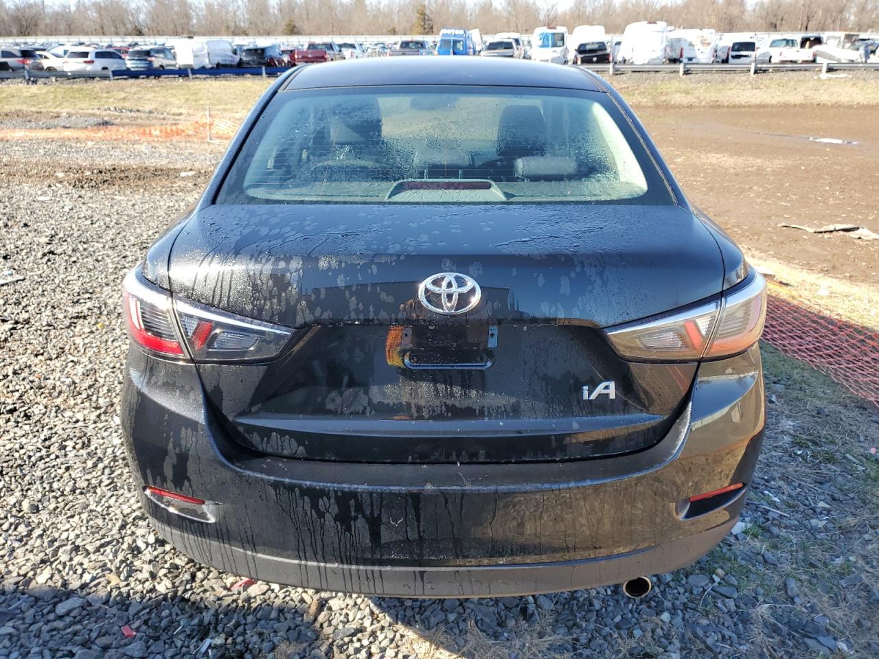 2017 Toyota Yaris - Image 6