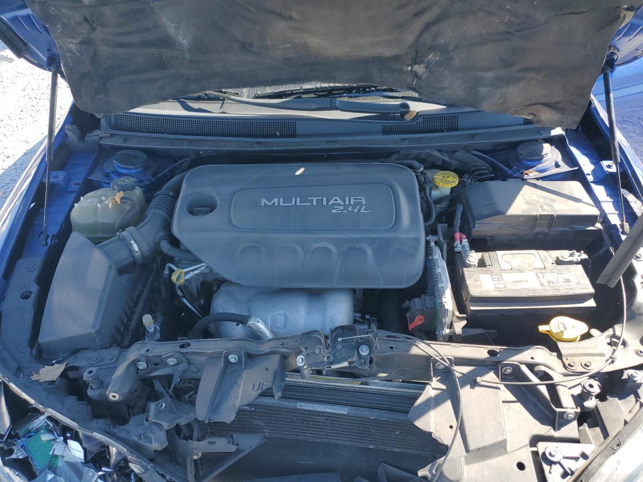 2015 Chrysler 200 - Image 11