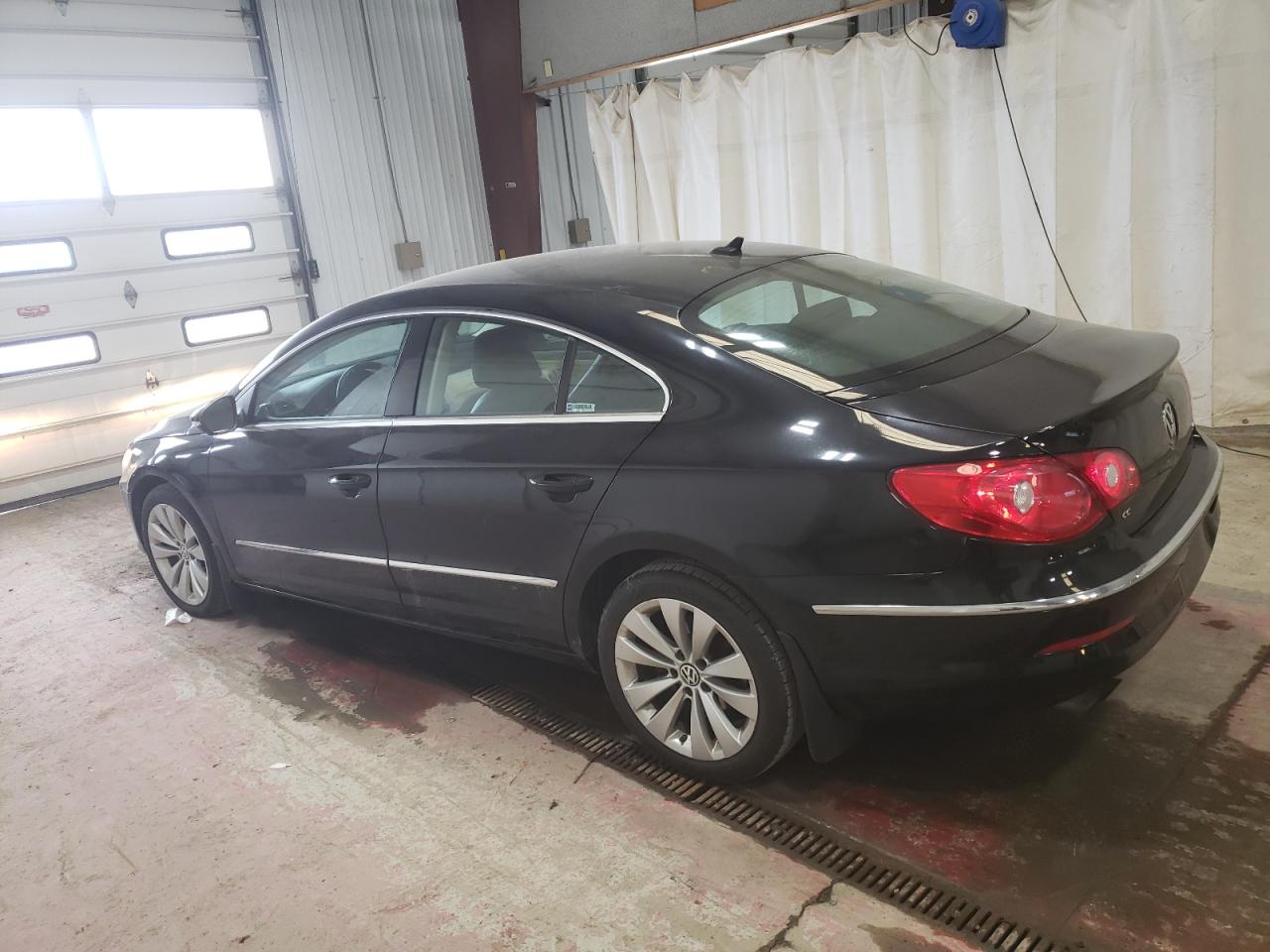 2010 Volkswagen Passat CC - Image 2