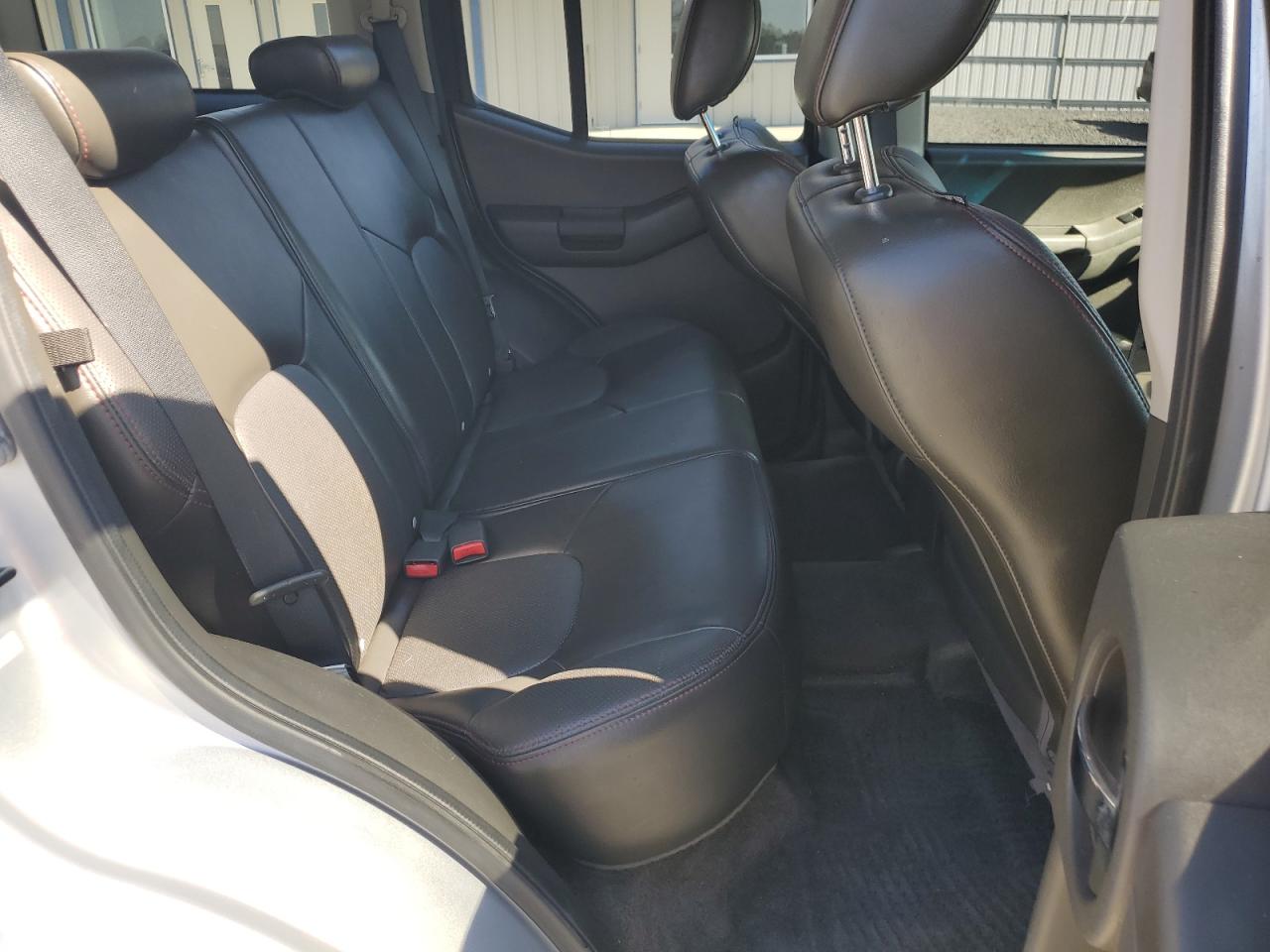 2011 Nissan XTerra - Image 11