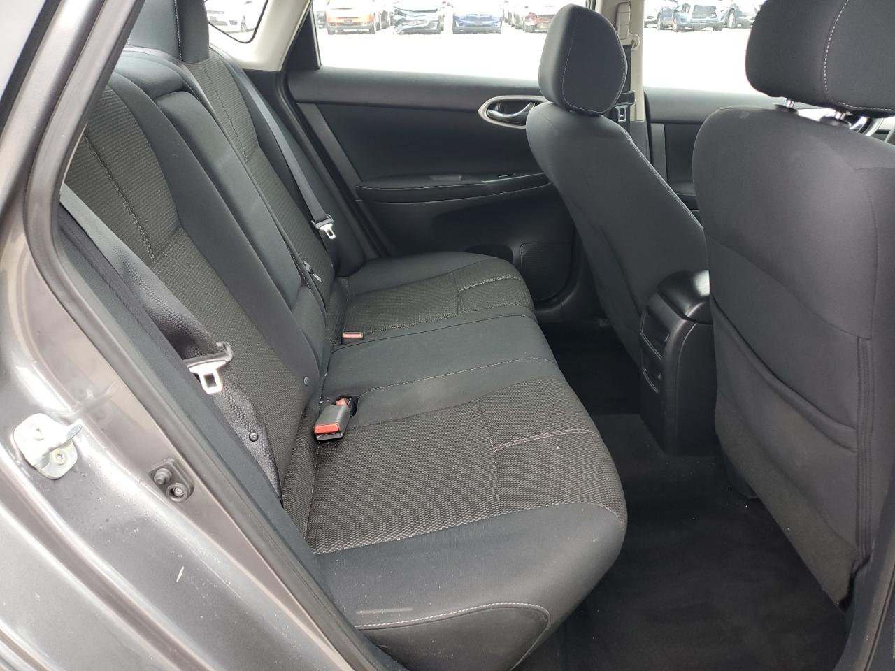 2015 Nissan Sentra - Image 10