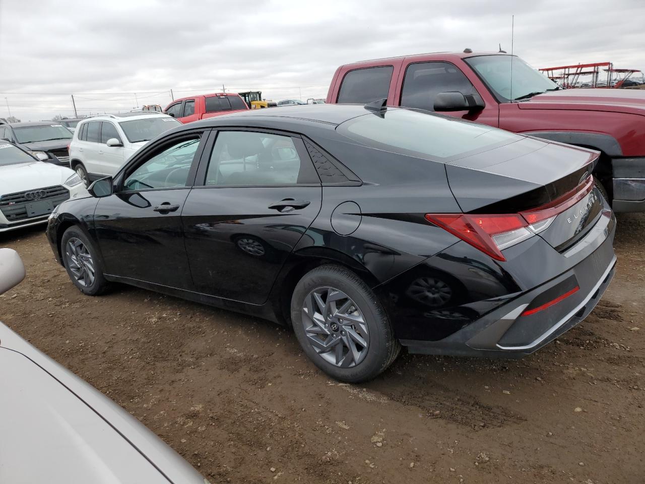 2024 Hyundai Elantra - Image 2