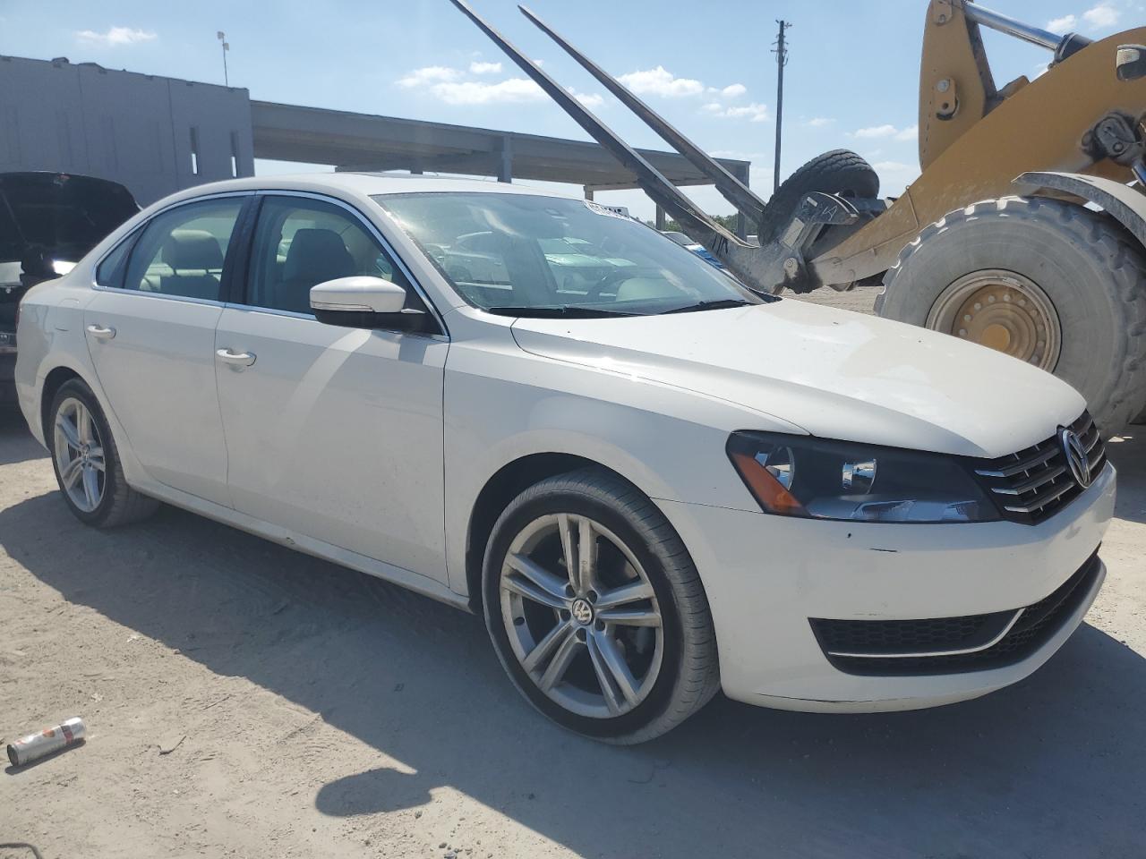 2015 Volkswagen Passat - Image 4