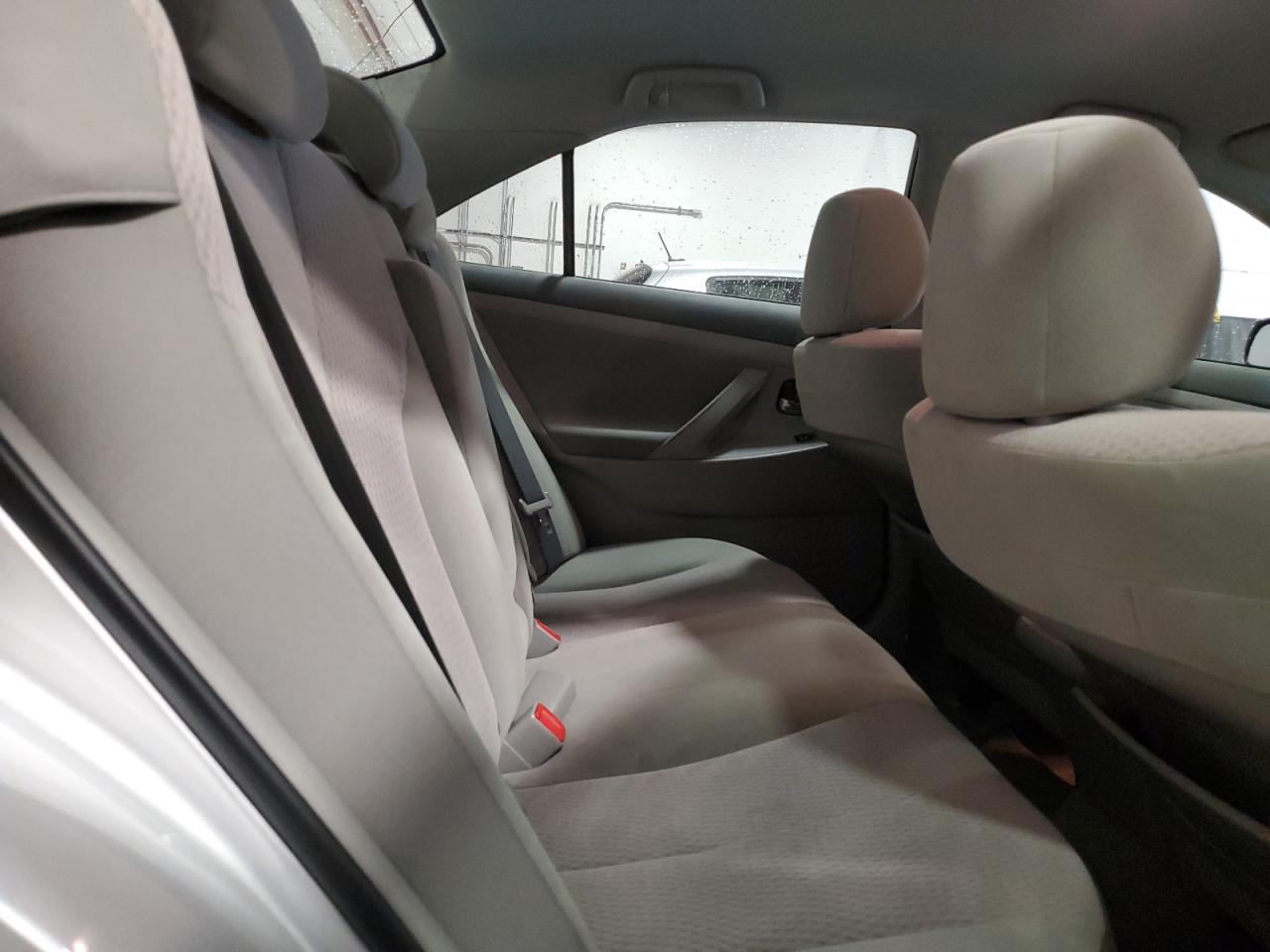 2011 Toyota Camry - Image 10