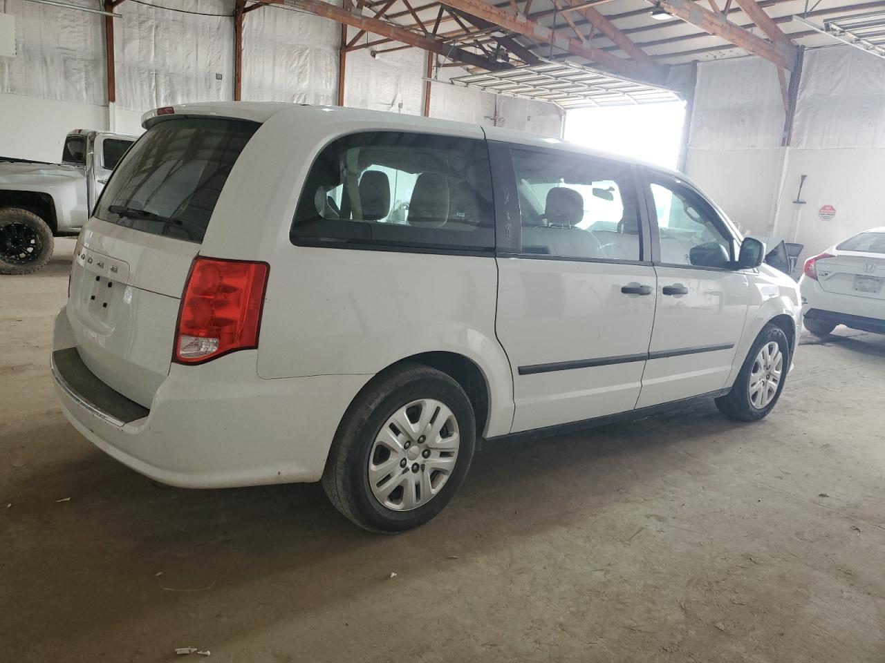 2015 Dodge Caravan - Image 3